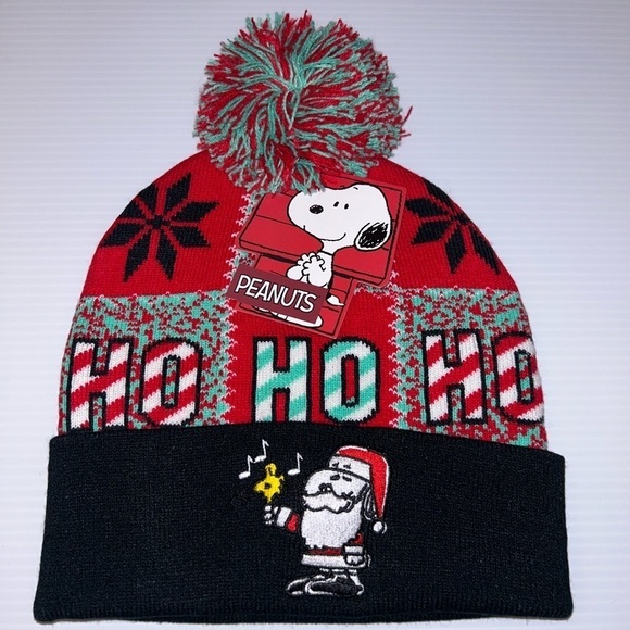 MENS PEANUTS SNOOPY‎ RED/BLACK POM POM CHRISTMAS BEANIE HAT ONE SIZE NEW! - Picture 1 of 3